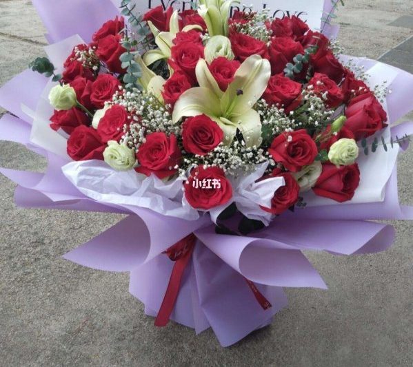 Tôi nên cho những bông hoa nào trong ngày kỷ niệm ngày cưới của mình? Tôi nên cho những bông hoa nào trong ngày kỷ niệm ngày cưới của mình?